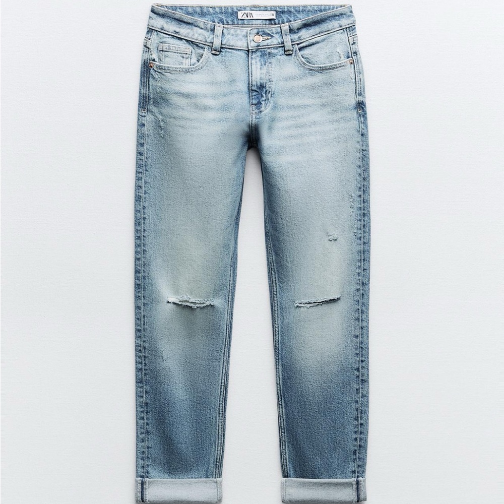 Low rise relaxed fit Zara jeans Size 27 (US 4), Light Blue